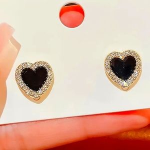 Tiny heart ❤️ stud earrings